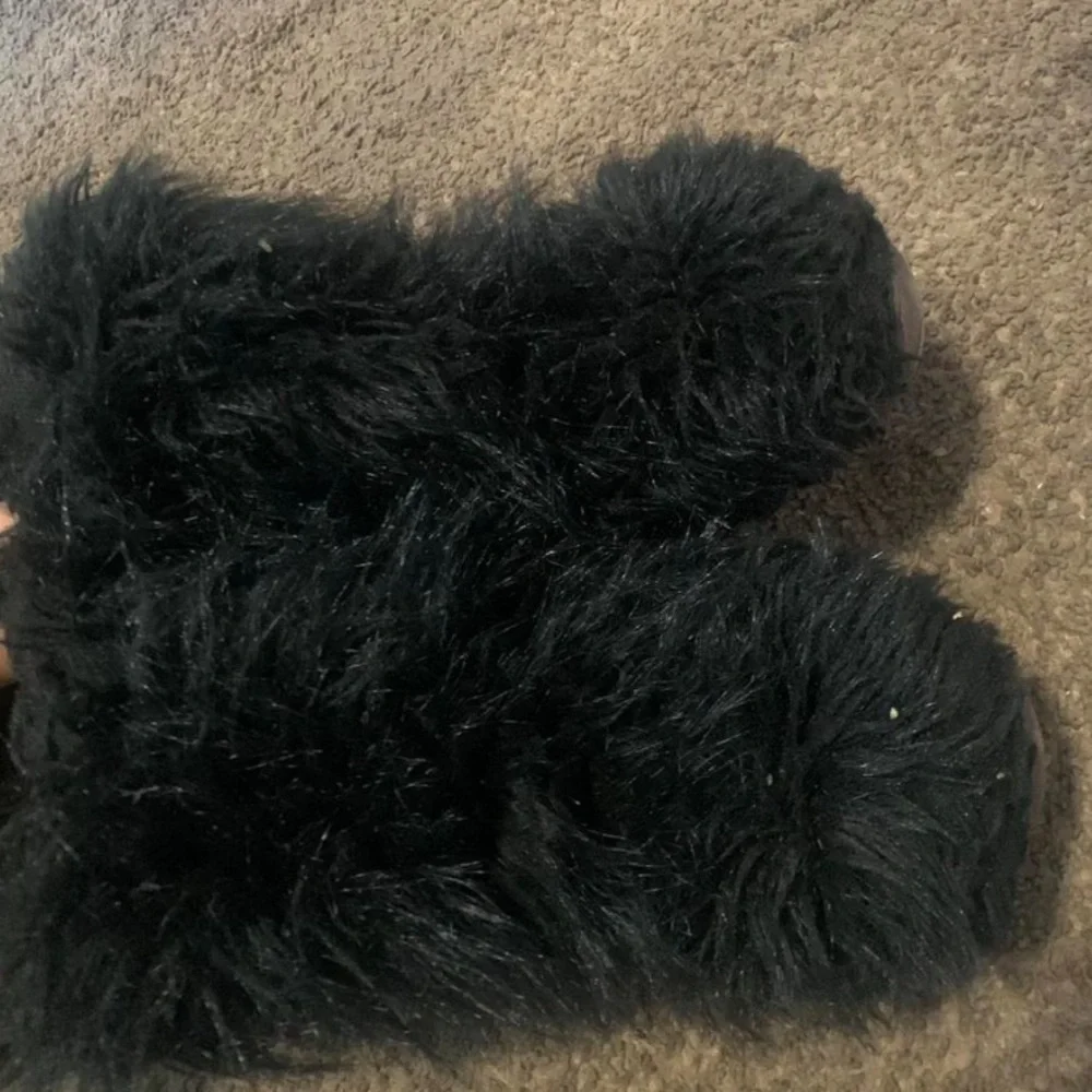 Cozy Black Fuzzy Slippers